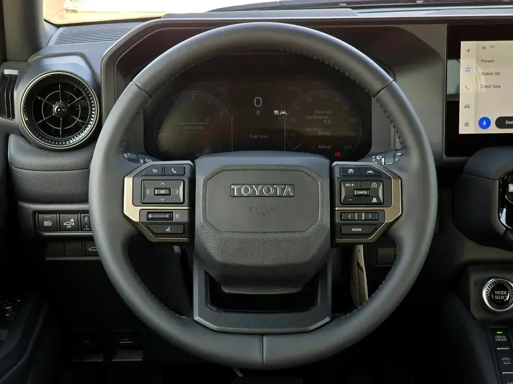 Toyota Prado Adventure 2024, GCC Specs - Brand New! - Image 7