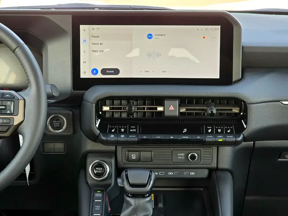 Toyota Prado Adventure 2024, GCC Specs - Brand New! - Image 9