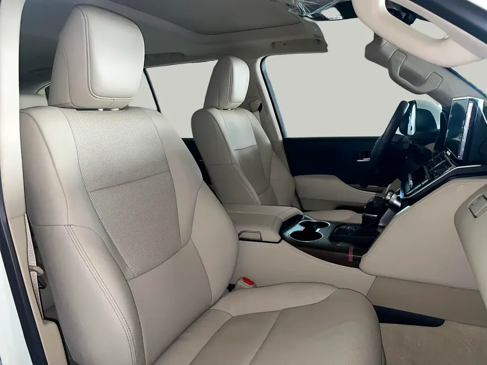 AED 4,331/month | Manufacturer Warranty | Service History | 30 Day Return | TOYOTA LAND CRUISER 2025 - Image 6