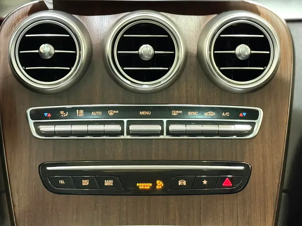 1,675 AED Monthly II Mercedes GLCC300 2022  II 0% Down Payment  II Still Under Warranty to 2027 - Image 20