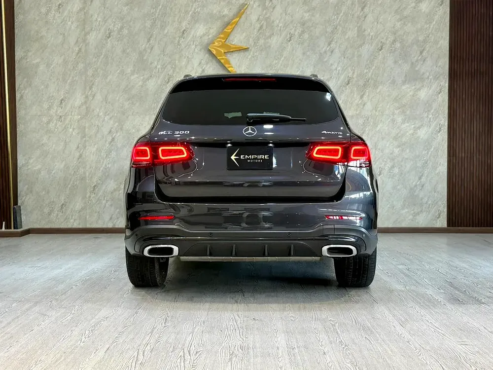 1,675 AED Monthly II Mercedes GLCC300 2022  II 0% Down Payment  II Still Under Warranty to 2027 - Image 4