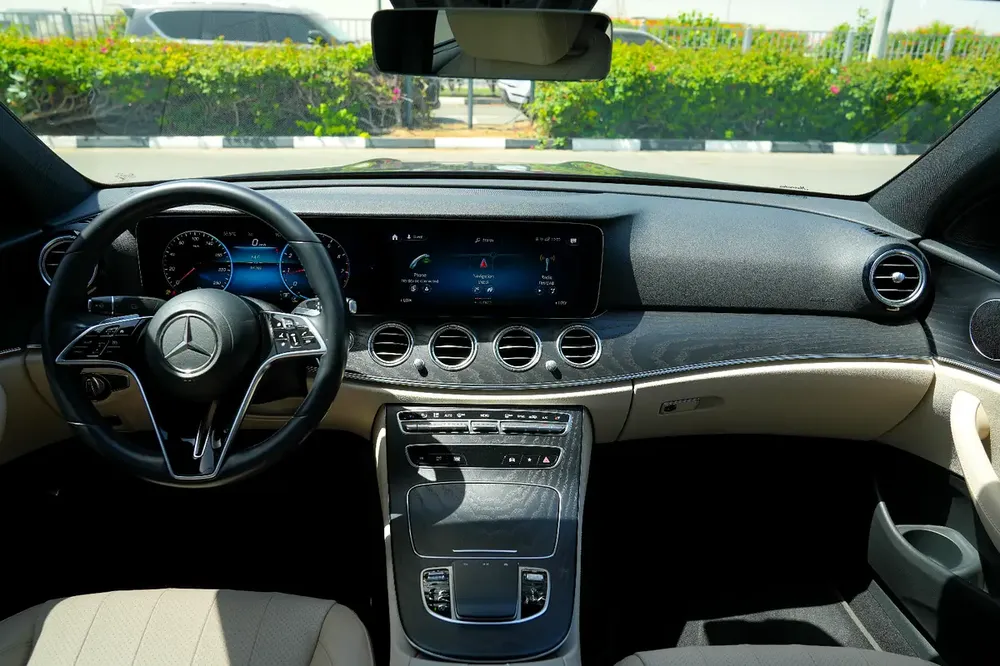 2021 Mercedes-Benz E-Class E 200 GCC Specs - Mint Condition - Image 8