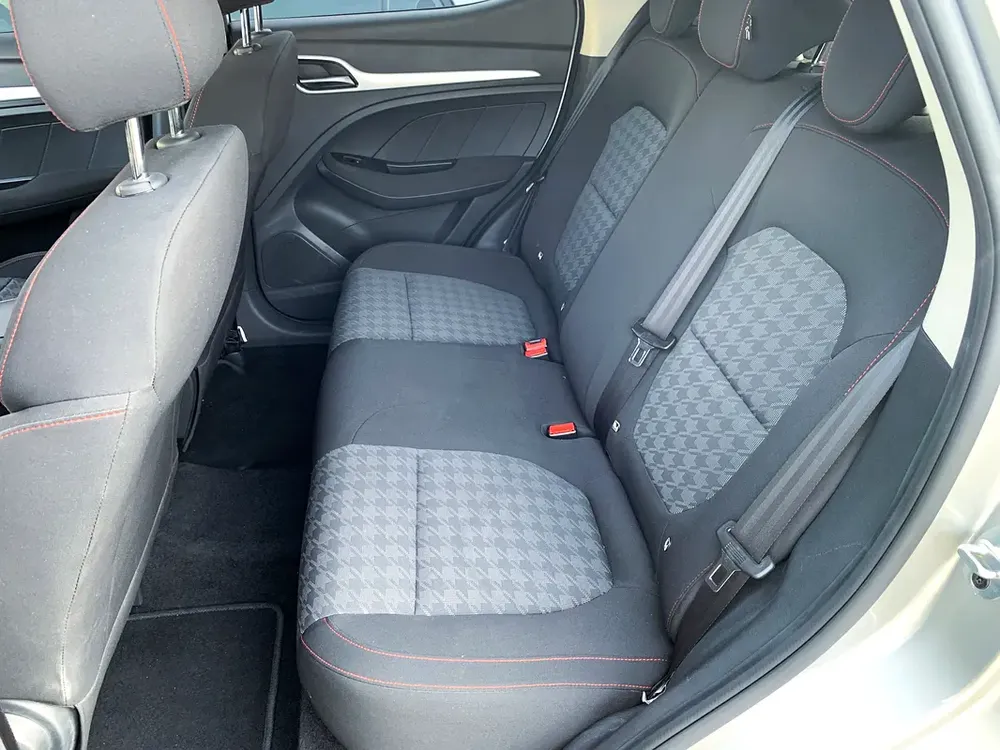 AED 1,587 /month | 2023 MG-ZS STD Lease-to-own available - Image 8
