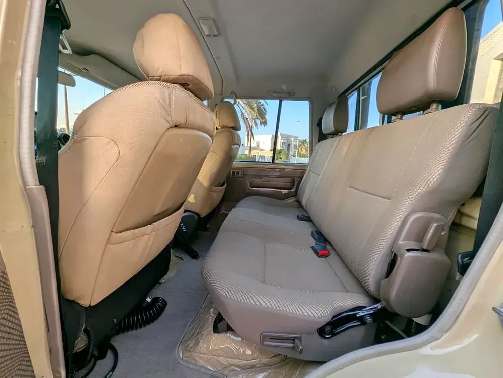 2016 Toyota Land Cruiser 70 Series LC 79 LX - DIESEL - GCC Specs - Ready for Adventure! - Image 13