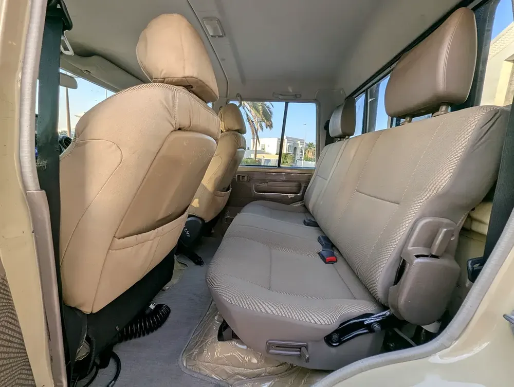 2016 Toyota Land Cruiser 70 Series LC 79 LX - DIESEL - GCC Specs - Ready for Adventure! - Image 14