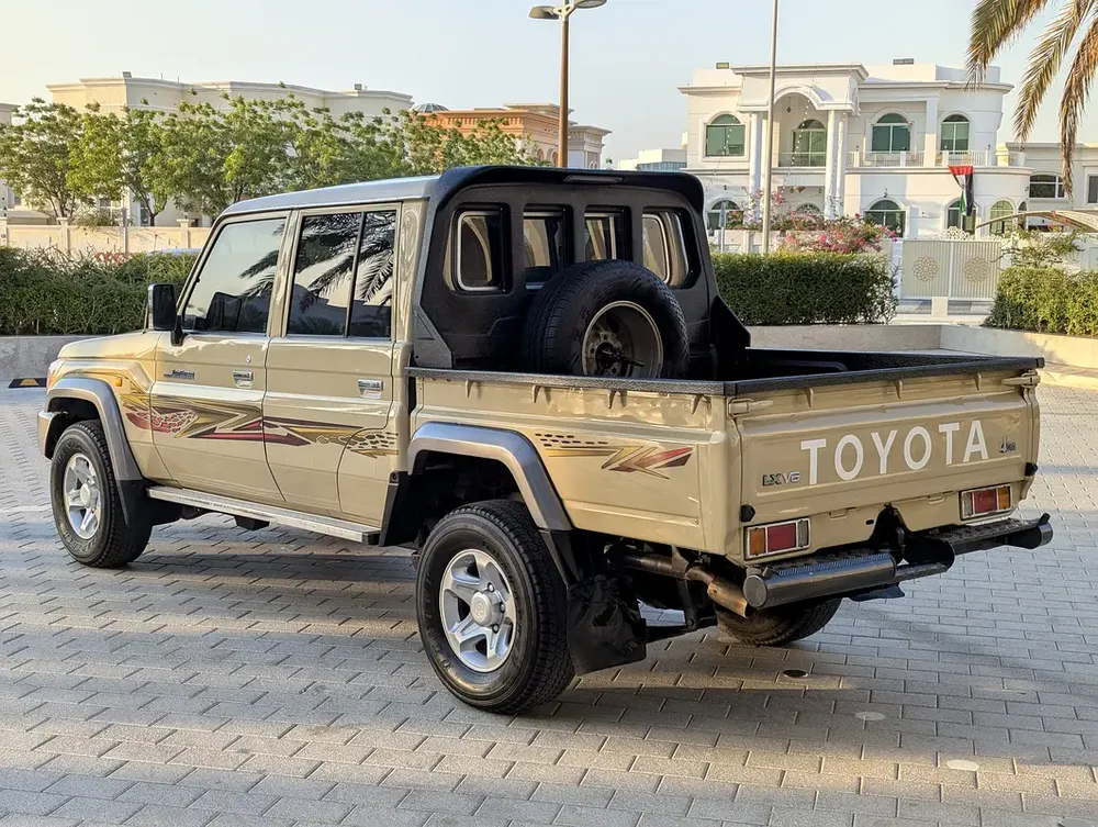 2016 Toyota Land Cruiser 70 Series LC 79 LX - DIESEL - GCC Specs - Ready for Adventure! - Image 15