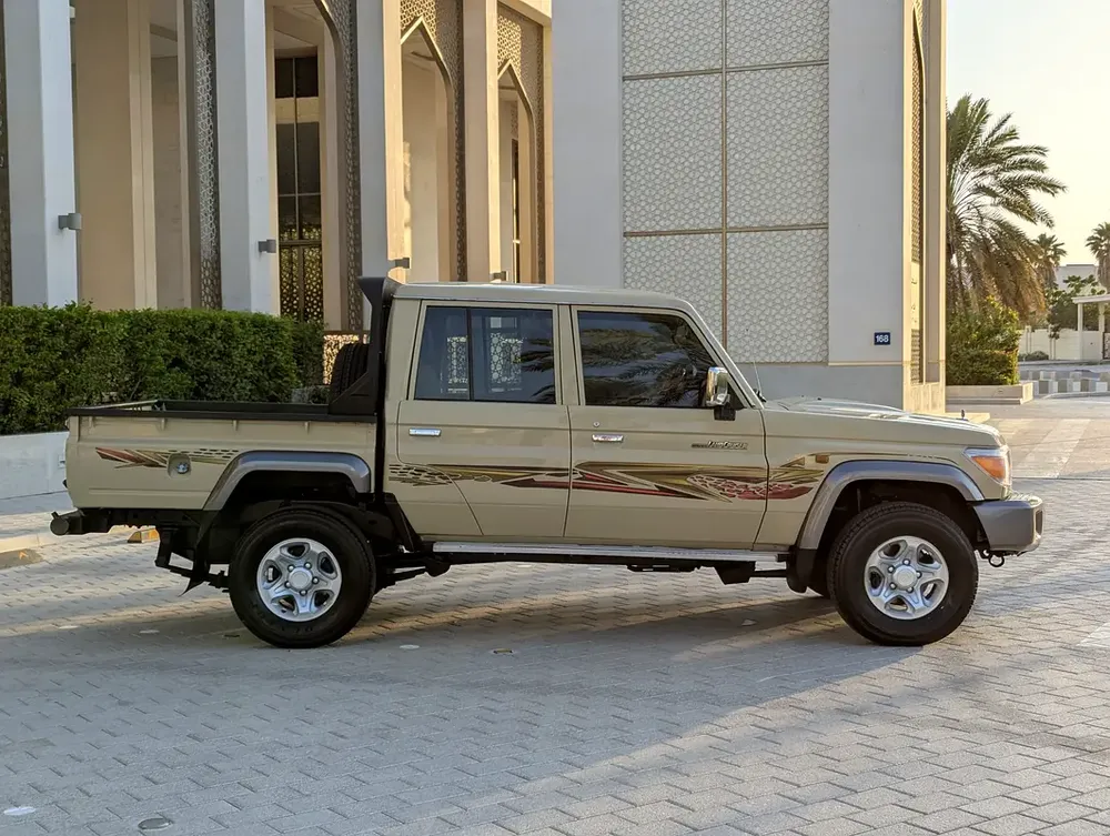 2016 Toyota Land Cruiser 70 Series LC 79 LX - DIESEL - GCC Specs - Ready for Adventure! - Image 18