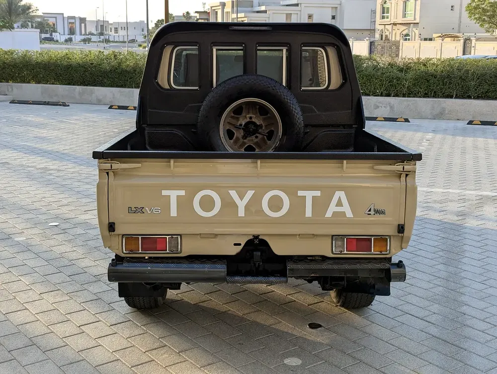 2016 Toyota Land Cruiser 70 Series LC 79 LX - DIESEL - GCC Specs - Ready for Adventure! - Image 19