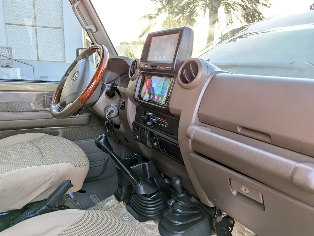 2016 Toyota Land Cruiser 70 Series LC 79 LX - DIESEL - GCC Specs - Ready for Adventure! - Image 6