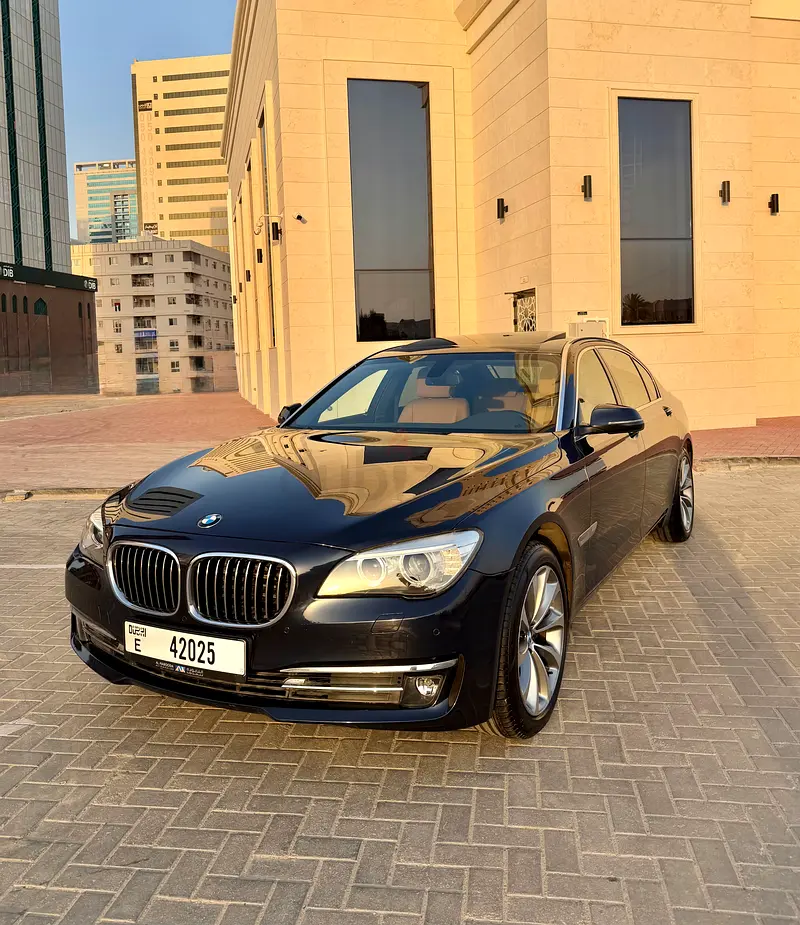BMW 730 LI خليجي صبغ وكاله 97000 كم 2015 - Image 10