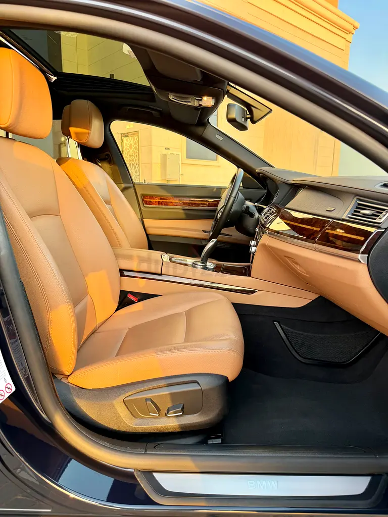 BMW 730 LI خليجي صبغ وكاله 97000 كم 2015 - Image 12
