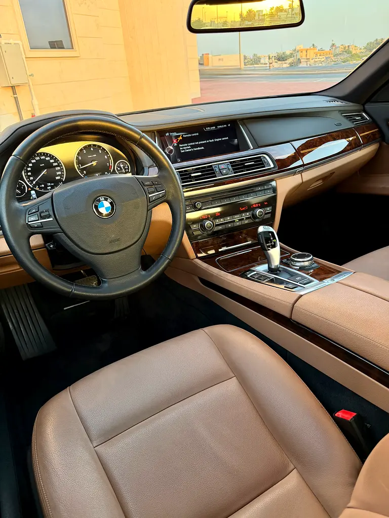 BMW 730 LI خليجي صبغ وكاله 97000 كم 2015 - Image 16