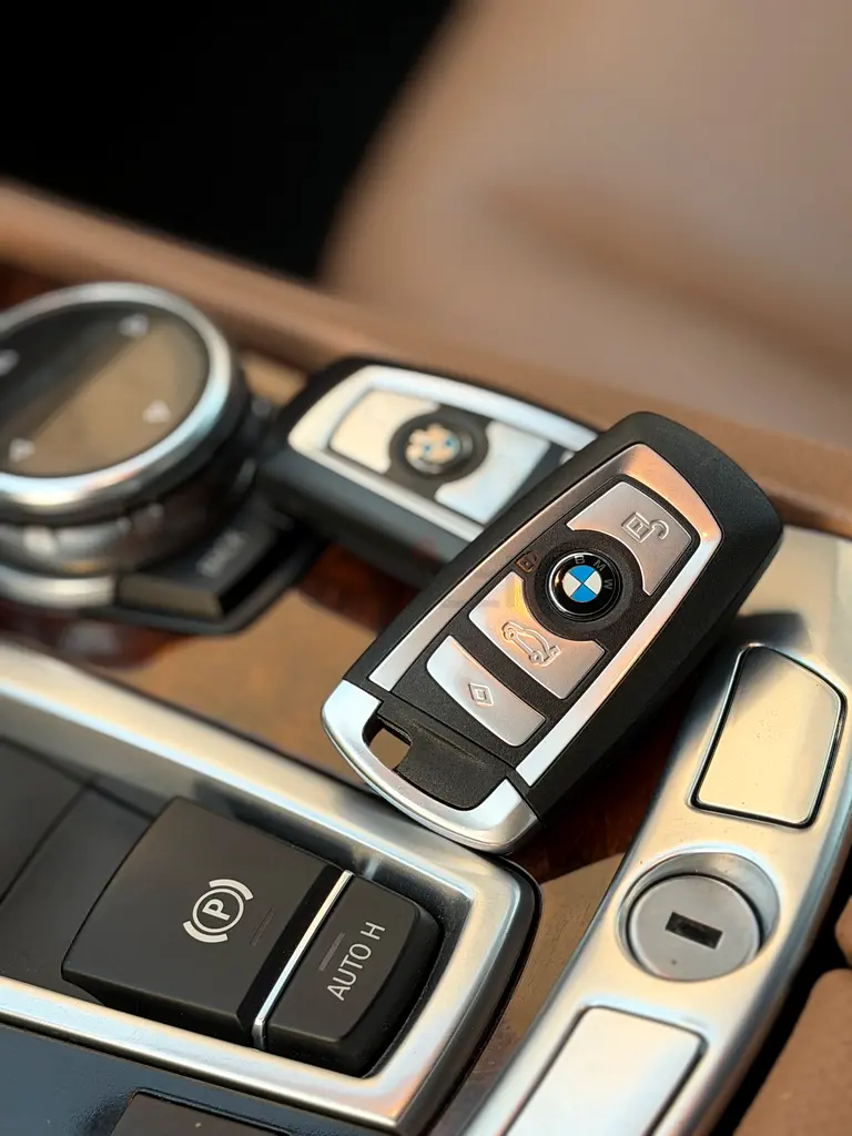 BMW 730 LI خليجي صبغ وكاله 97000 كم 2015 - Image 20