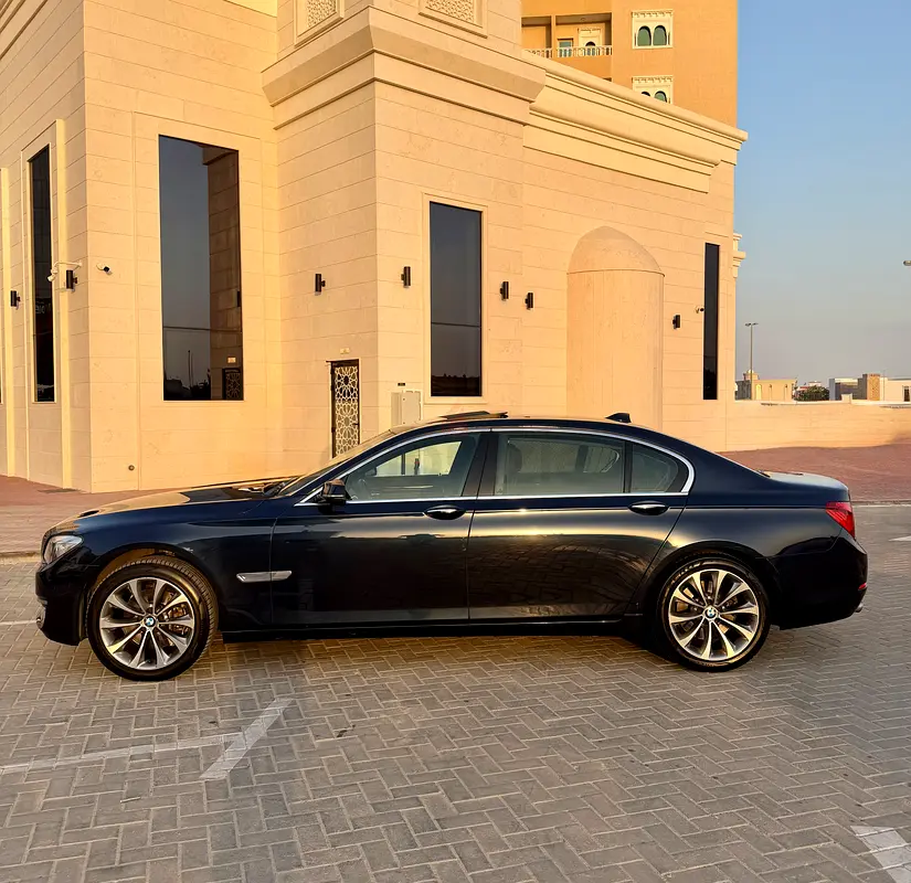 BMW 730 LI خليجي صبغ وكاله 97000 كم 2015 - Image 7