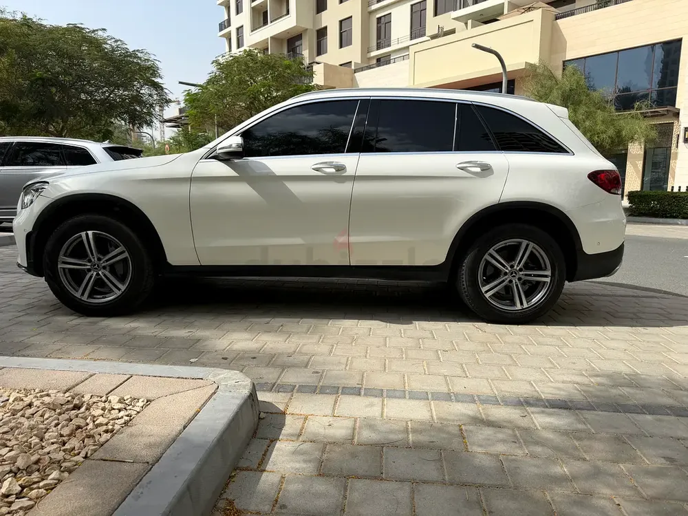 2022 Mercedes-Benz GLC 300 4MATIC | Pristine Condition | American Specs - Image 4