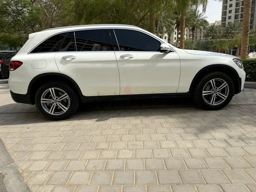 2022 Mercedes-Benz GLC 300 4MATIC | Pristine Condition | American Specs - Image 5