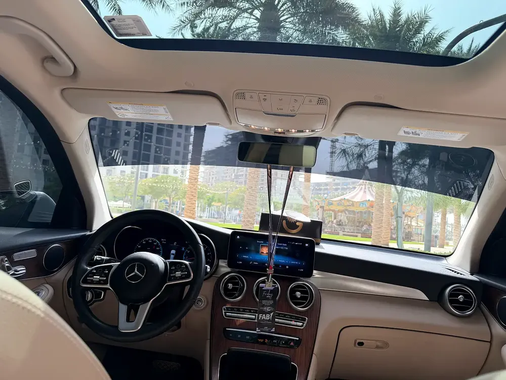2022 Mercedes-Benz GLC 300 4MATIC | Pristine Condition | American Specs - Image 6