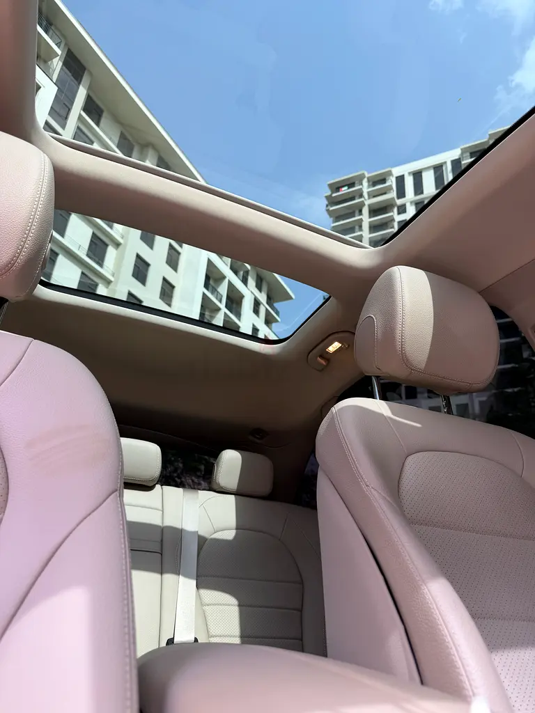 2022 Mercedes-Benz GLC 300 4MATIC | Pristine Condition | American Specs - Image 7