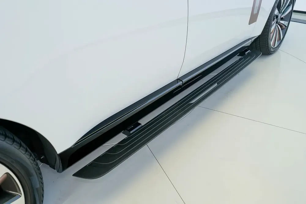 LONG WHEELBASE | REAR ENTERTAINMENT | LEG REST | SIDE STEP | WARRANTY + SERVICE MAY 2028 - Image 12