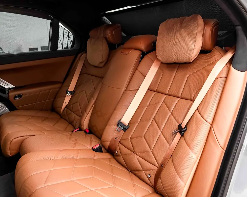 BMW 740LI - EXCLUSIVE M SPORT PACKAGE - 2024 - GCC - EXCELLENT CONDITION - Image 16