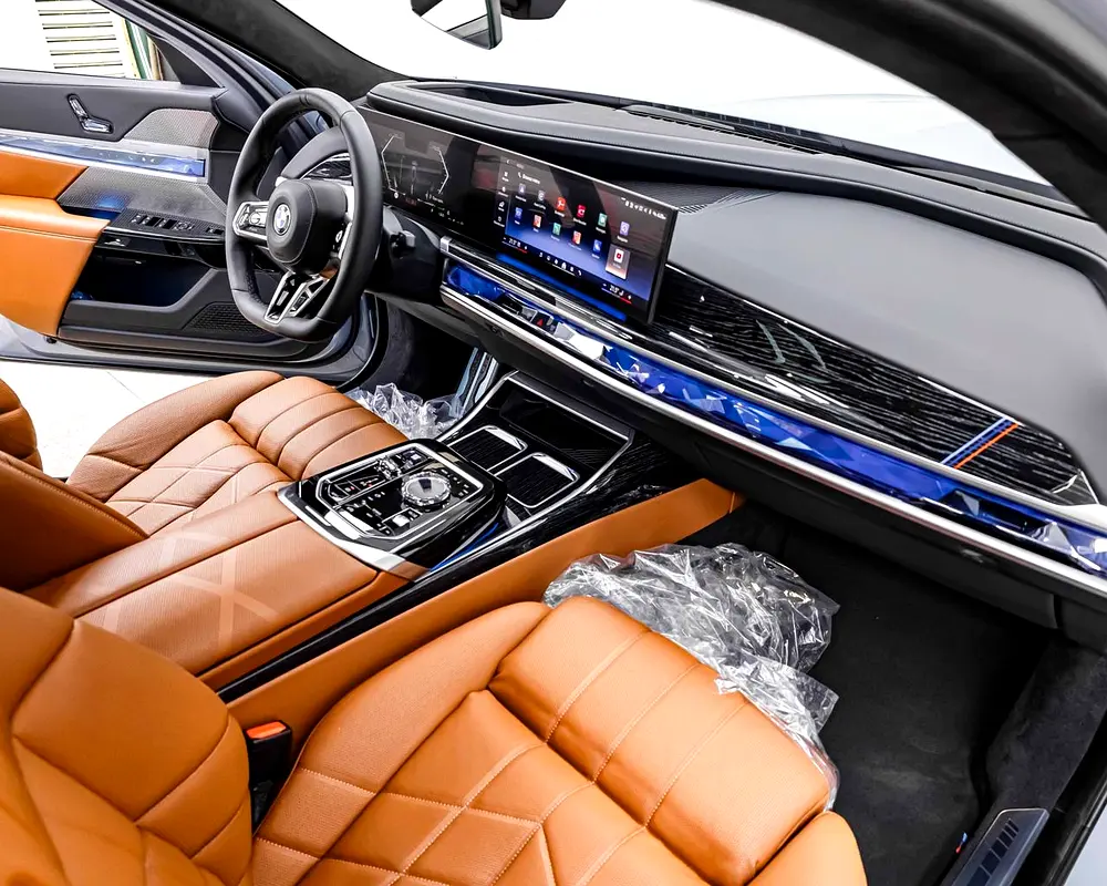 BMW 740LI - EXCLUSIVE M SPORT PACKAGE - 2024 - GCC - EXCELLENT CONDITION - Image 9