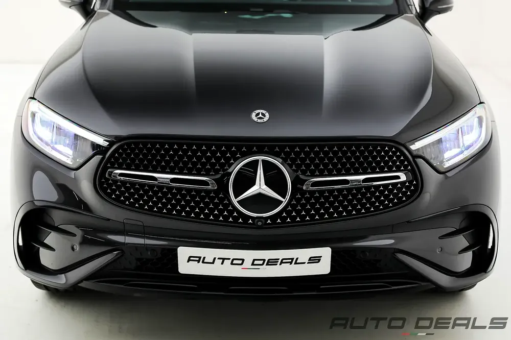 2024 Mercedes-Benz GLC 300 4MATIC | Very Low Mileage | Best in Class | Pristine Condition | 2.0L i4 - Image 6