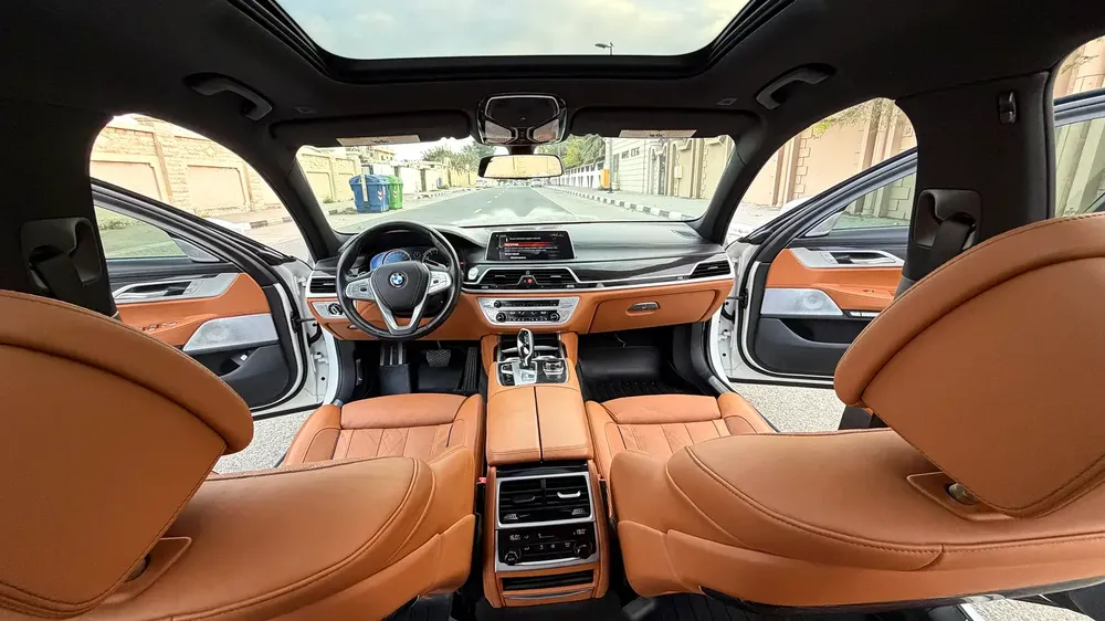 BMW 750I 2017, M-Power, European Specs, upgraded to2022 model,super clean car, low mileage, customs - Image 10
