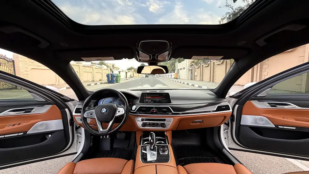 BMW 750I 2017, M-Power, European Specs, upgraded to2022 model,super clean car, low mileage, customs - Image 5