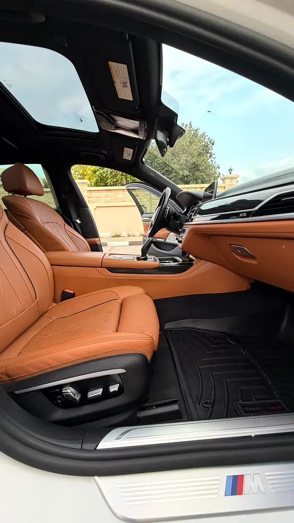 BMW 750I 2017, M-Power, European Specs, upgraded to2022 model,super clean car, low mileage, customs - Image 7