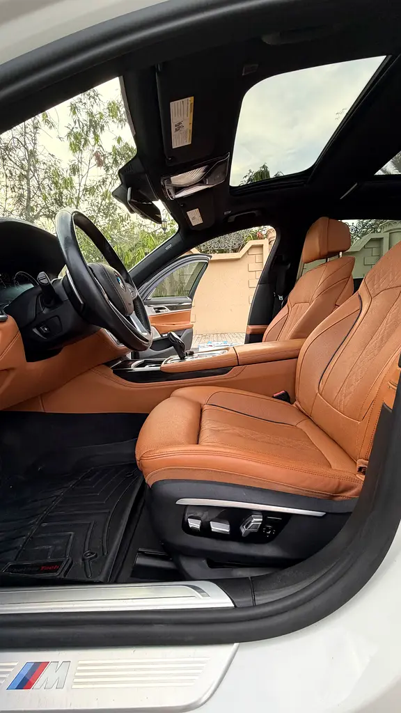 BMW 750I 2017, M-Power, European Specs, upgraded to2022 model,super clean car, low mileage, customs - Image 8