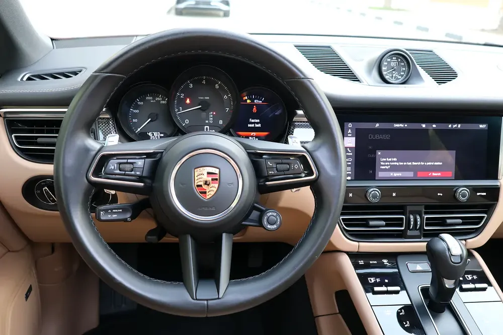 2024 Porsche Macan-46000KM - GCC Specs -UNDER WARRANTY  SERVICE- Brand New - Image 13