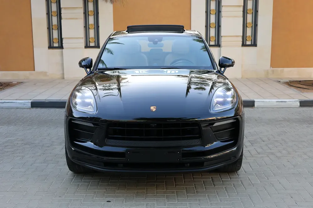 2024 Porsche Macan-46000KM - GCC Specs -UNDER WARRANTY  SERVICE- Brand New - Image 5
