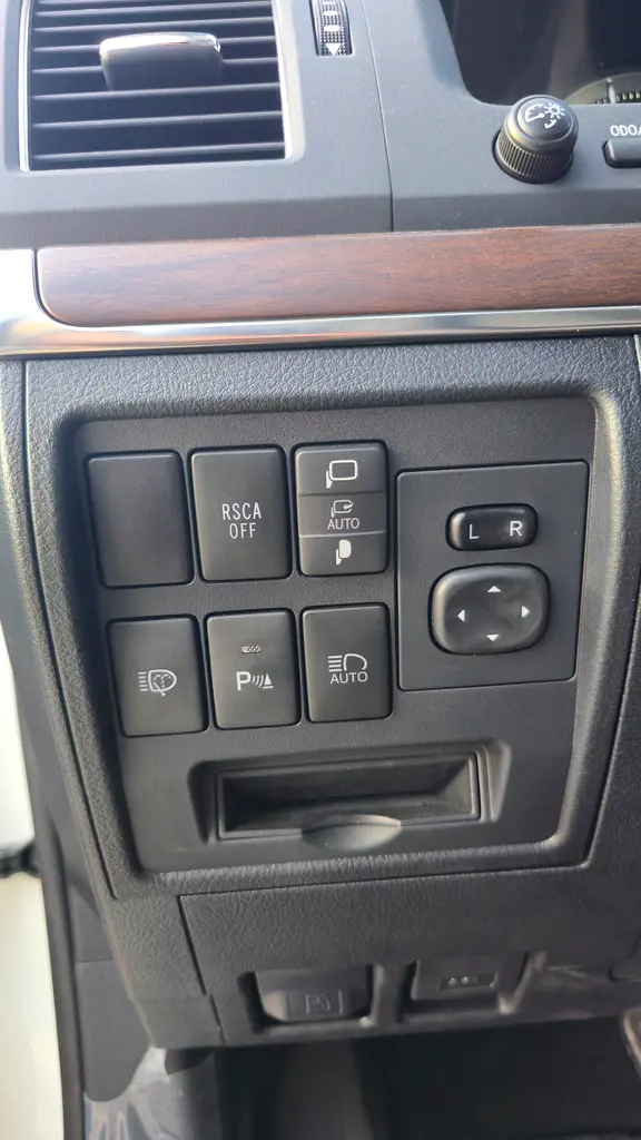 Toyota Land Cruiser VXR Grand Touring 2020 0 KM - GCC Specs - Image 15