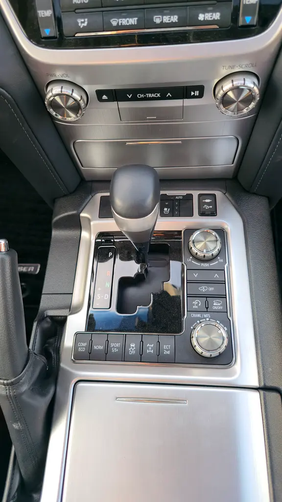Toyota Land Cruiser VXR Grand Touring 2020 0 KM - GCC Specs - Image 18