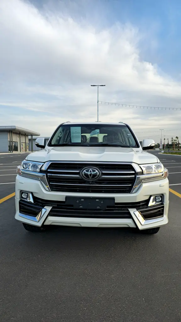 Toyota Land Cruiser VXR Grand Touring 2020 0 KM - GCC Specs - Image 4