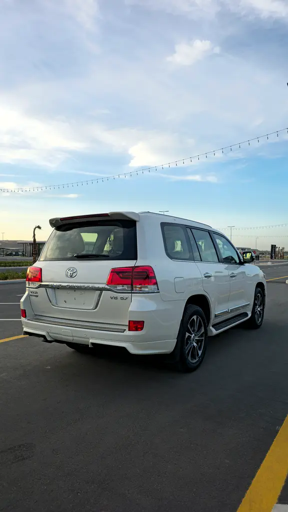 Toyota Land Cruiser VXR Grand Touring 2020 0 KM - GCC Specs - Image 7