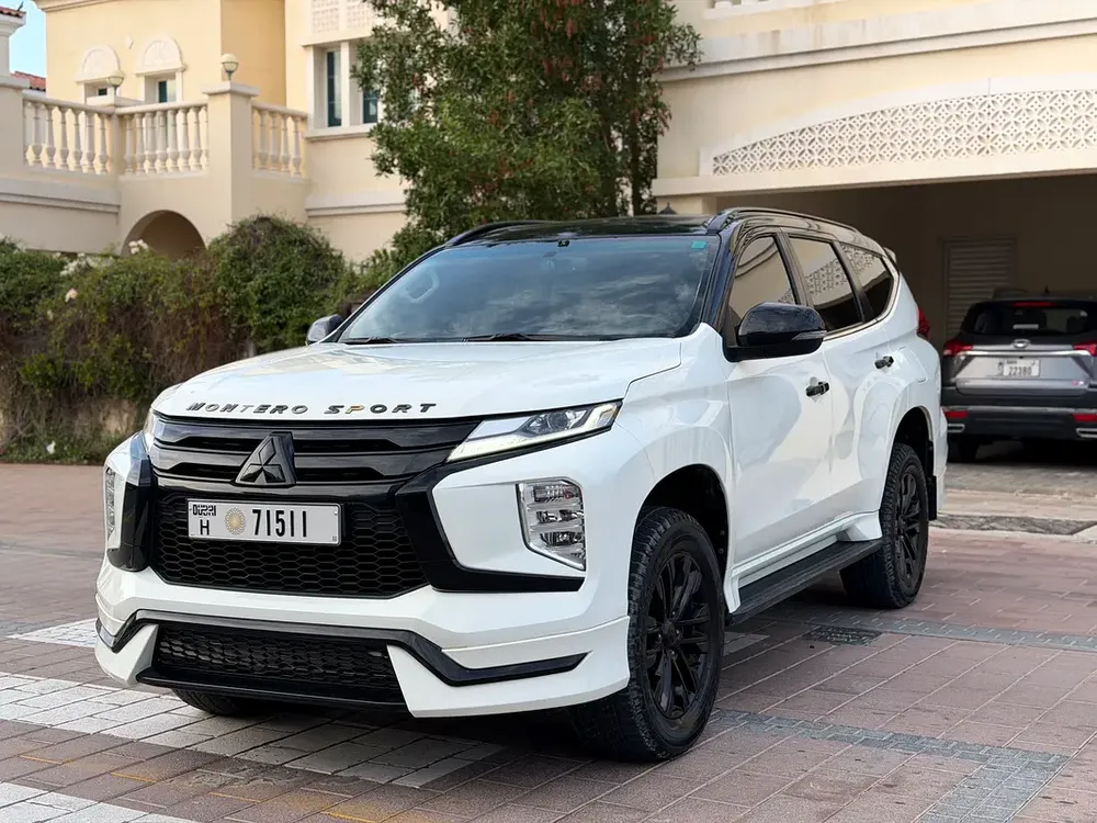2023 Mitsubishi Montero Sport Prime Edition - GCC Specs - Like New! - Image 4