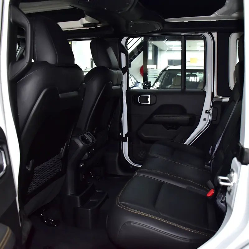 AED 3,470 EMi at 0% DP | Jeep Wrangler Unlimited SAHARA 2.0L ( 2024 Model ) in White Color GCC Specs - Image 17