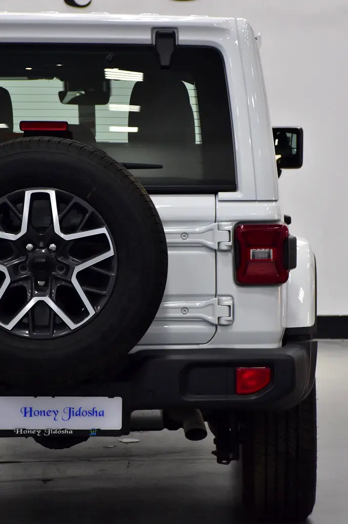 AED 3,470 EMi at 0% DP | Jeep Wrangler Unlimited SAHARA 2.0L ( 2024 Model ) in White Color GCC Specs - Image 8