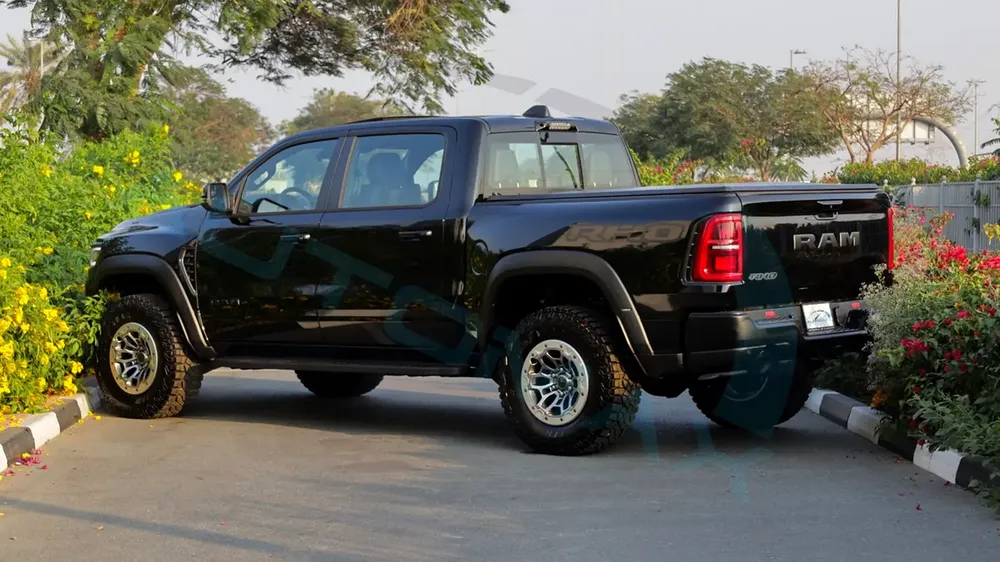 ( Only For Export ) 2025 /2025 RAM 1500 RHO HURRICANE H.O 3.0TT GCC BRAND NEW - Image 5