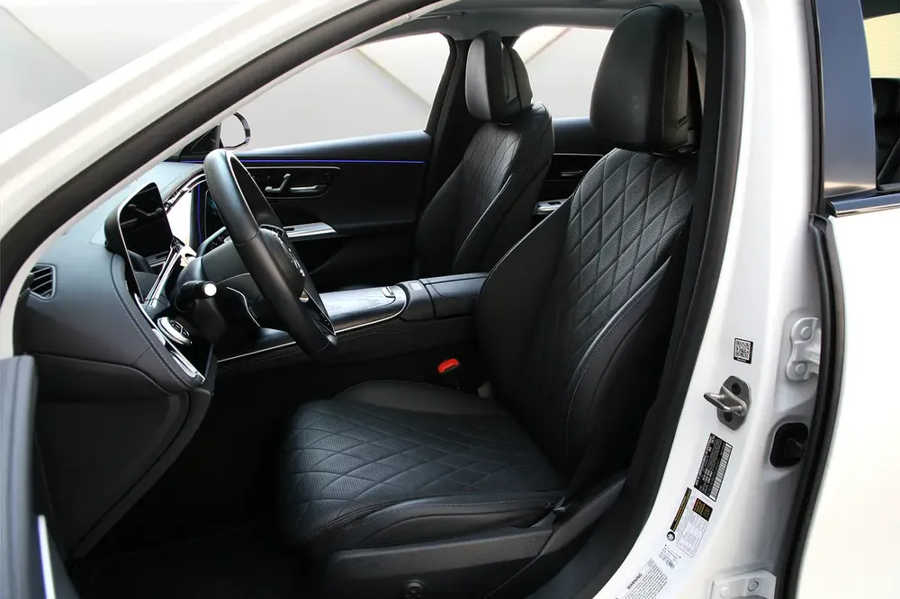 MERCEDES BENZ E 350 4MATIC - 2024 - FULLY LOADED - AMAZING CONDITION - Image 11