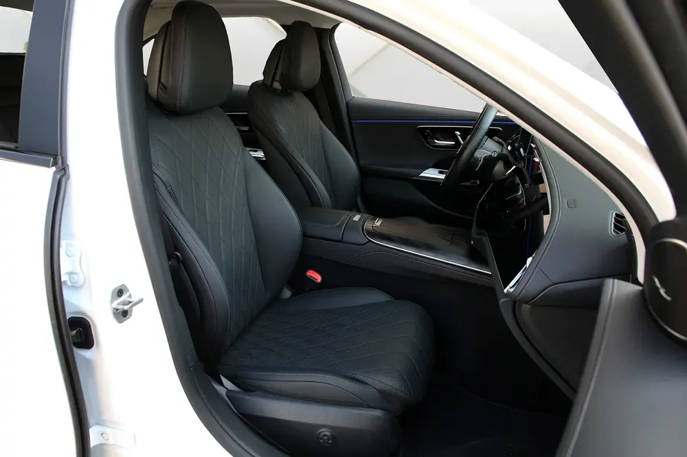 MERCEDES BENZ E 350 4MATIC - 2024 - FULLY LOADED - AMAZING CONDITION - Image 13