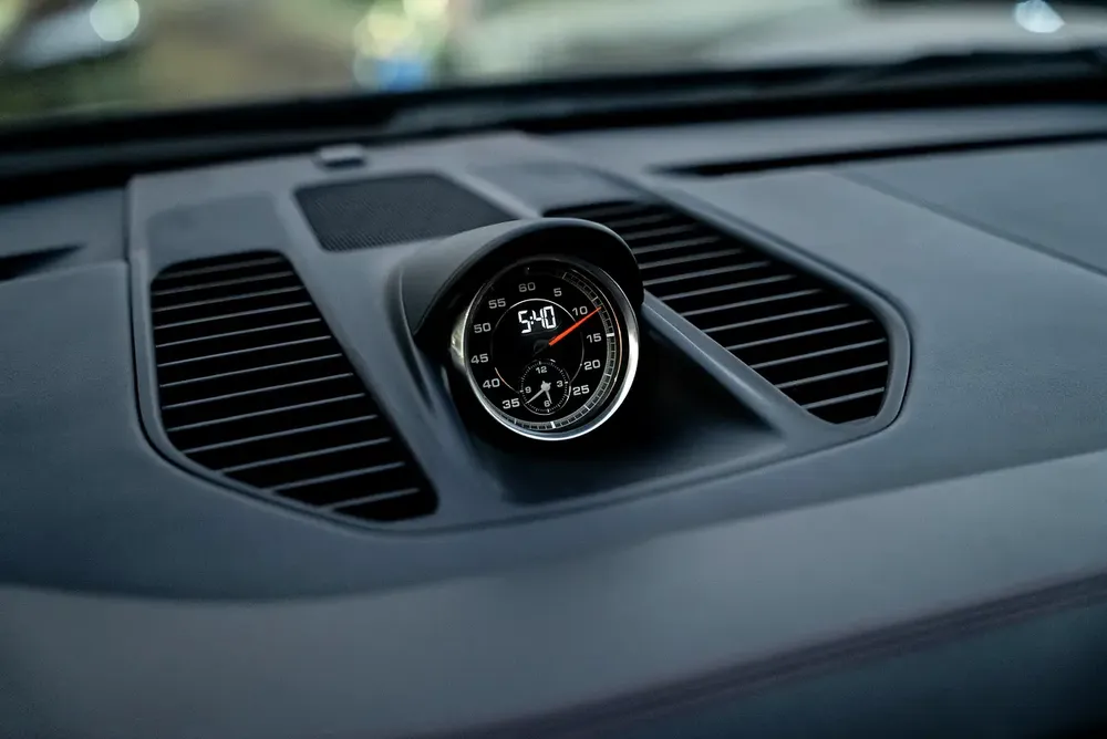 Porsche 911 Carrera Full Service History GCC 3.0L Turbo 6 Cylinders Perfect Condition - Image 14