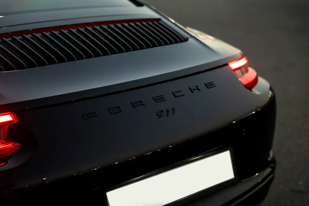 Porsche 911 Carrera Full Service History GCC 3.0L Turbo 6 Cylinders Perfect Condition - Image 4