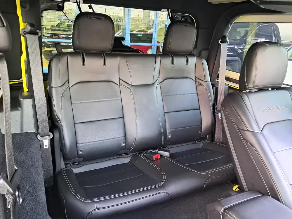 2022 Jeep Wrangler Sahara - GCC Specs - Excellent Condition Original Paint  Service History Company - Image 14