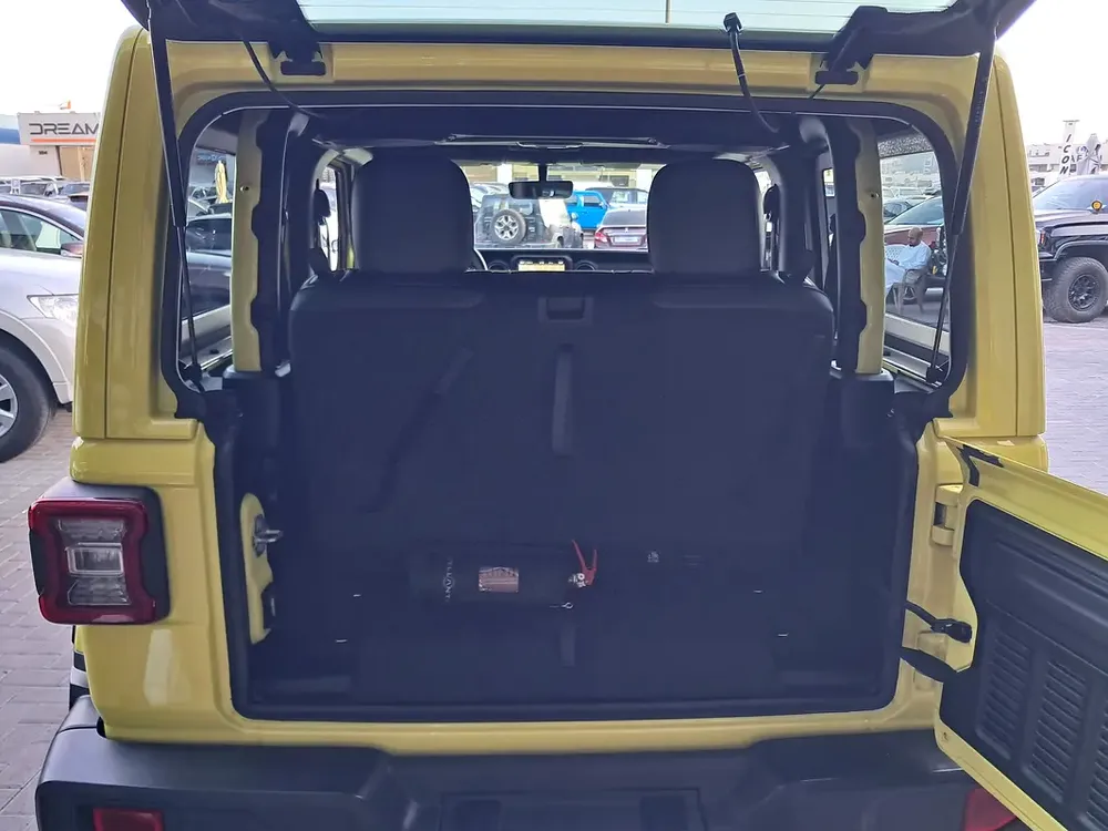 2022 Jeep Wrangler Sahara - GCC Specs - Excellent Condition Original Paint  Service History Company - Image 9