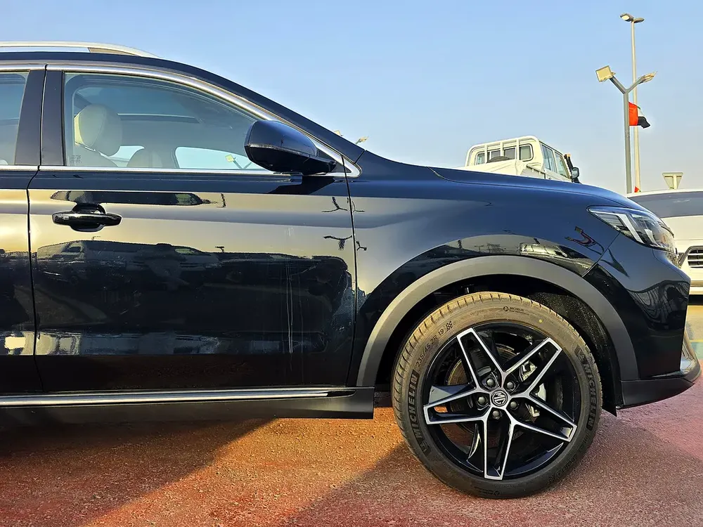 MG RX5 Luxury 1.5L Turbo A/T FWD SUV Gcc Black Color 2025 Model - Image 20