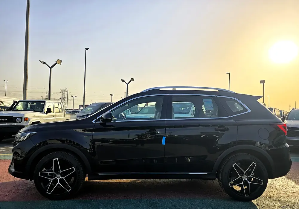 MG RX5 Luxury 1.5L Turbo A/T FWD SUV Gcc Black Color 2025 Model - Image 4