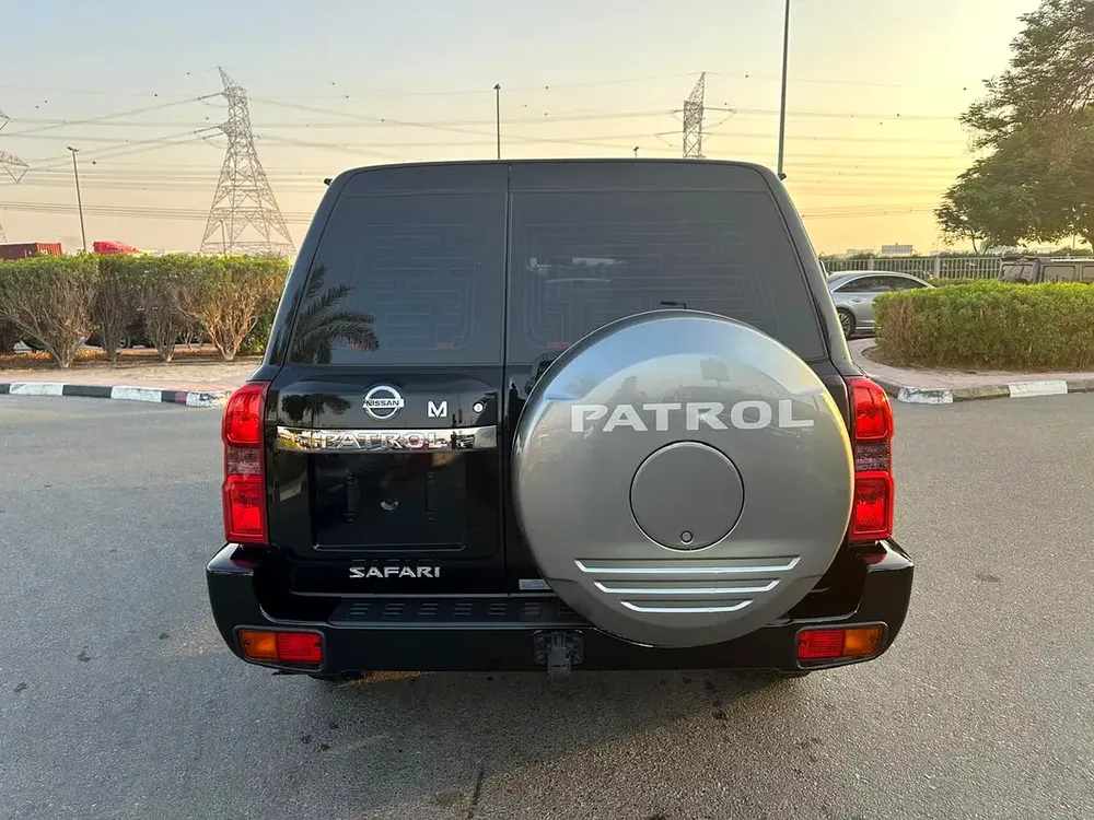 2024 / NISSAN PATROL SAFARI / M/T / GCC / DEALER WARRANTY /PERFECT CONDITION - Image 4