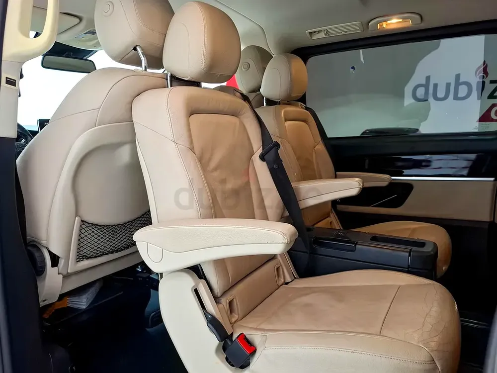 AED 1325/month | 2017 Mercedes-Benz V-Class V 250 | GCC Specs | Ref#475470 - Image 12
